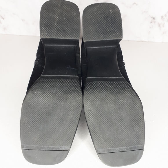 White Mountain Suede Square Heel Toe Ankle Bootie - Picture 6 of 9